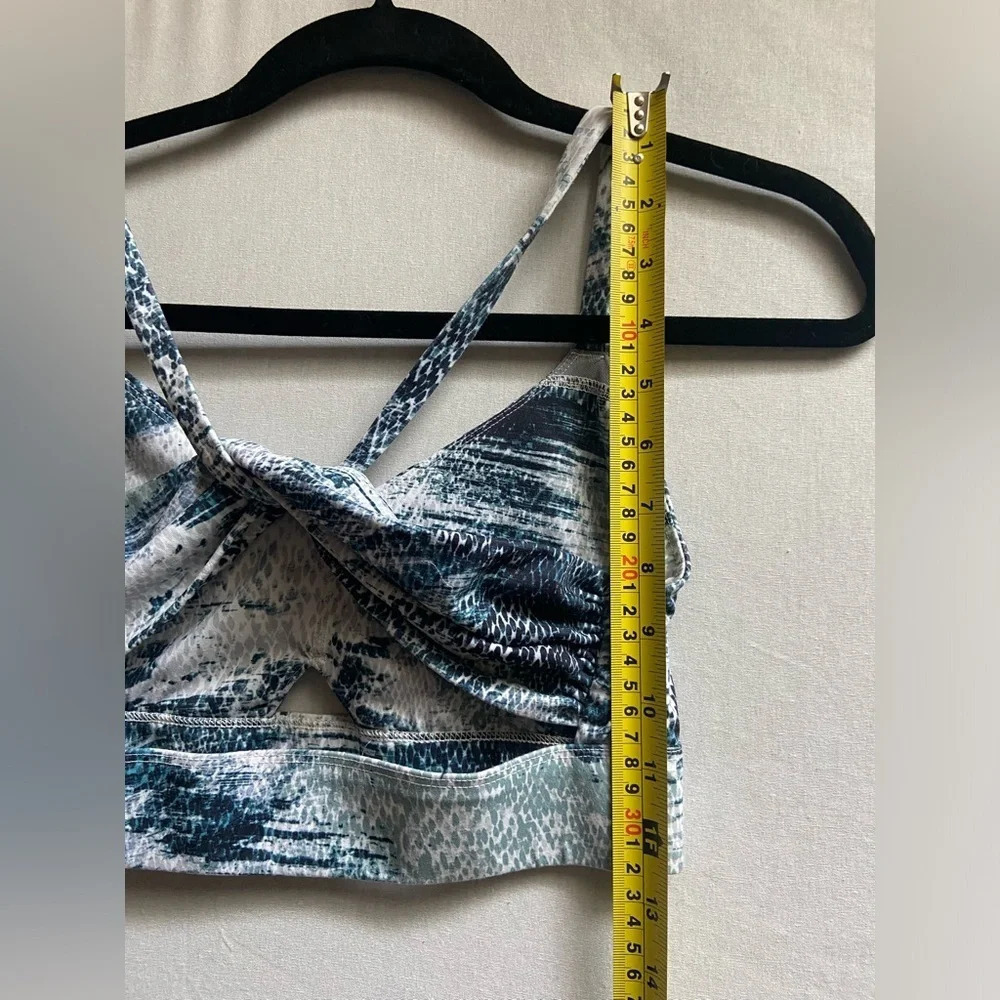 Fabletics Kenzie Fossil Print Keyhole Sports Bra S - Picture 8 of 9